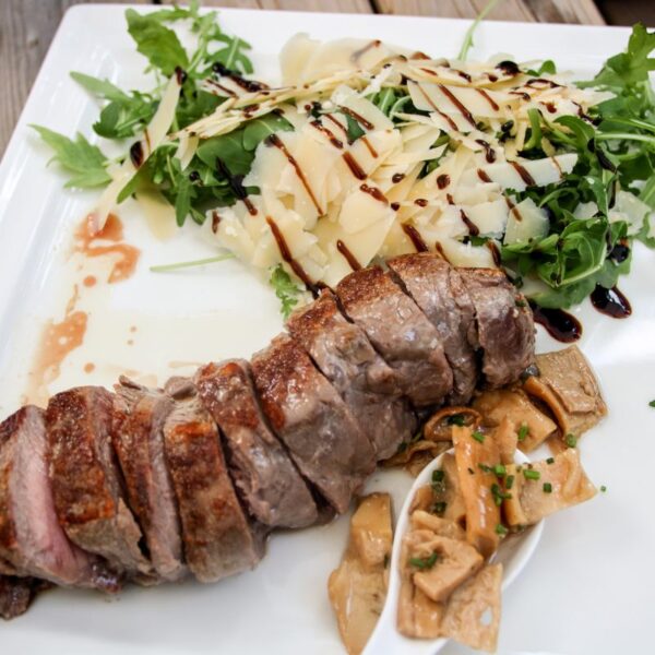 Tagliata di Manzo al Funghi Porcini